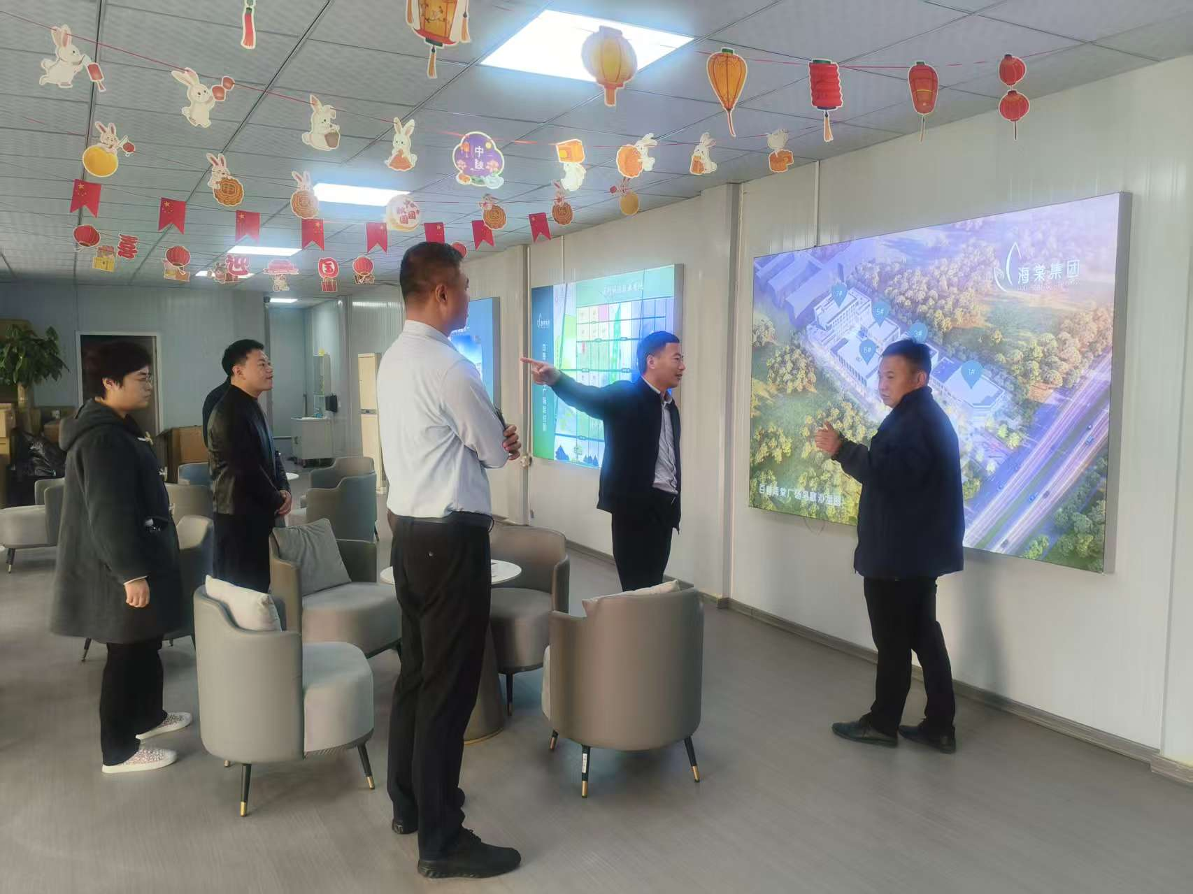 灌云县四队镇领导赴百善镇考察百善&middot;海棠广场项目建设情况